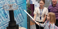 Экзотические животные и чудеса электричества ждали магаданцев на научном фестивале «Калейдоскоп» - Газета Магаданская правда