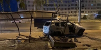 В Самаре кроссовер врезался в остановку - SamaraGIS.Ru