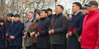 В Верхневилюйском и Вилюйском районах почтили память выдающихся государственных деятелей Якутии - Правительство Республики Саха (Якутия)