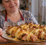 Вместо мяса по-французски — порционные шашлычки из свинины: удобно брать, а со стола улетают моментально - Pg11.Ru