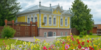 Из дерева наличники - узорчатая вязь. - Музей-заповедник Старина Сибирская