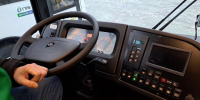 Автобус проехал по ногам девушки у остановки в Кургане - Область 45