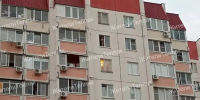 Малыша в открытом окне девятого этажа заметили жители воронежской многоэтажки - ГТРК Воронеж