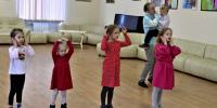 Жизнерадостный концерт «Танцуем с мамой под солнцем» - ДК Апрелевка