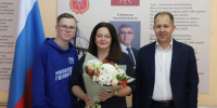 Активисты «Молодой Гвардии Единой России» поздравили работников дошкольного образования с профессиональным праздником - Единая Россия