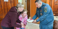 Спасатели Подольска поздравили девочку с днём рождения и исполнили её мечту - ТК Кварц