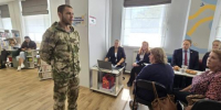 Автомобиль для бойцов СВО приобрели волонтёры на средства с благотворительных акций в Иркутске - Законодательное Собрание