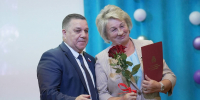 Средняя школа № 36 имени Новограбленова в Петропавловске‑Камчатском отметила 45‑летие. Фото: Законодательное собрание Камчатского края. Фотография 1 - ИА Камчатка