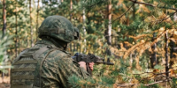Военнослужащие в Бурятии отработали штурм лесного массива - Infpol.Ru