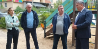 «Единая Россия» помогла жителям дома на улице Владимира Невского обустроить безопасную детскую площадку - Единая Россия