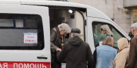 В Петербурге открыты мобильные пункты вакцинации у метро и вокзалов | ФОТО Дмитрия СОКОЛОВА - С.-Петербургские ведомости