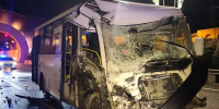В Сочи водитель оказался зажат в автобусе после ДТП - Sochi.Com