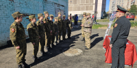 Военнослужащие Кировского соединения ВНГ РФ рассказали кадетам о ведомственных вузах Росгвардии и пригласили на службу - Росгвардия