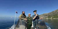 Лесничие и спасатели проверили побережье Севастополя с воды - Правительство Севастополя