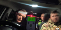 Превышение нормы в 5 раз: кипа штрафов и мотоцикл на спецстоянке- нетрезвый водитель попался в Саяногорске - Абакан 24