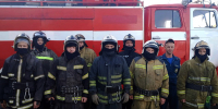 Спасатели эвакуировали четверых детей из задымленного подъезда в Молодогвардейске - Луганский Информационный Центр