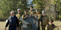 Заместитель председателя Законодательного Собрания Андрей Шмидт посетил XIV военно-исторический фестиваль «Уральские герои — 2026». - U74.Ru