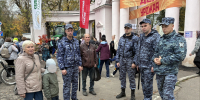 В Иванове сотрудники Росгвардии оперативно вернули домой пятилетнего мальчика, потерявшегося на празднике «День урожая – 2026» - Росгвардия