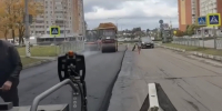 На Энгельса, наконец, начали укладывать асфальт - NgRegion.Ru