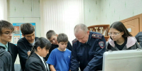 Бикмурзинские школьники примерили полицейскую амуницию в рамках проекта «Билет в будущее» - Неверкинский район
