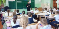 besedavshkolakh1.jpeg - Отдел МВД России по городу Геленджик