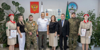 В образовательном центре № 1 Майкопского района прошла общешкольная линейка с участниками СВО - Газета Маяк