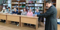 Дубовскую библиотеку посетил настоятель местного храма. - Администрация Белгородского района