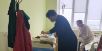 Священнослужители Валуйского благочиния совершили обход палат с больными в Валуйской ЦРБ - Валуйская епархия