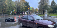 В Пскове водитель мотоцикла опрокинулся и столкнулся с автомашиной - Pln-Pskov.Ru