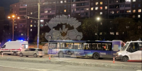 Соцсети: В Мурманске мужчина попал под автобус - SeverPost.ru