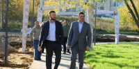 Депутаты Думы Иркутска вместе с мэром оценили ход благоустройства парка «Караси» в Юбилейном - Baikal24.Ru