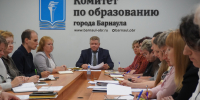 В Барнауле обсудили реализацию инициативных проектов на территории образовательных организаций - Администрация г. Барнаул