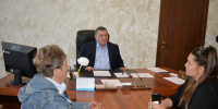 Глава района Василий Шулекин провел прием жителей. - Калачеевский район