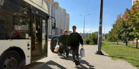 Зеленый автобус в Липецке собрал больше 100 кг текстиля и 80 кг макулатуры - Липецкая ГТРК