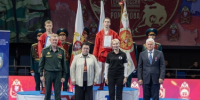 Заместитель директора Росгвардии генерал-полковник Владислав Ершов вручил награды победителям чемпионата по самбо и боевому самбо на Кубок Героя России генерал-полковника Анатолия Романова - Росгвардия