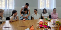 В Ремонтненском РДК прошёл урок рукоделия - Газета Рассвет