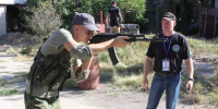 В рамках тактической подготовки школьникам Севастополя раздали автоматы - Комсомольская Правда