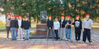 В Лениногорске школьники и ветераны провели совместный субботник ко Дню пожилого человека - Лениногорские вести