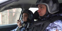 Росгвардейцы задержали посетителя гипермаркета, пытавшегося скрыться в неоплаченной одежде (ВИДЕО) - Росгвардия