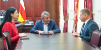 Сергей Меняйло провел рабочую встречу с Эллой Алибековой и Андреем Швецовым - Администрация РСО-А