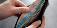 В аэропорту Краснодара у пассажирки изъяли золотой браслет за 1,3 млн рублей - KrasnodarMedia