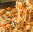 Быстрее шарлотки: мешаю смородину прямо в ленивое тесто — и вкусная выпечка к чаю "дошла" за 20 минут - ChitaMedia