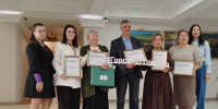 Фото Депутаты Улан-Удэнского горсовета наградили победителей конкурса на лучший цветник - Газета Новая Бурятия