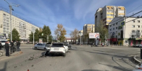 В Сыктывкаре столкнулись Kia, Skoda и Geely: пострадали два человека - Комсомольская Правда
