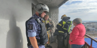 Сотрудники вневедомственной охраны Росгвардии в Волгограде предотвратили распространение пожара в многоквартирном доме - Росгвардия
