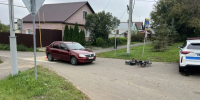 Туда его: легковушка сбила мужичка на электровелосипеде, который ехал по переходу на красный - Столица С