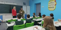 Урок мужества в 7а классе: встреча, которая тронула сердца! - Бураевский район