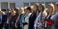 В курской школе №48 открыли Аллею Памяти героев, погибших при исполнении. - Город Курск