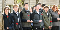 У школы №19 в Иванове возложили цветы в честь маршала Василевского - Известно.ру