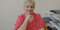 Доярка встает в пять утра, чтобы подоить коров. - Великоустюгский муниципальный округ